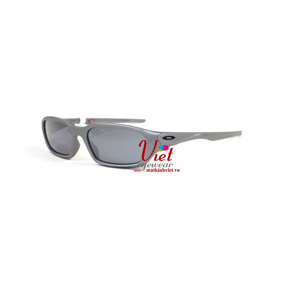 Kính mát Oakley OO9530 05